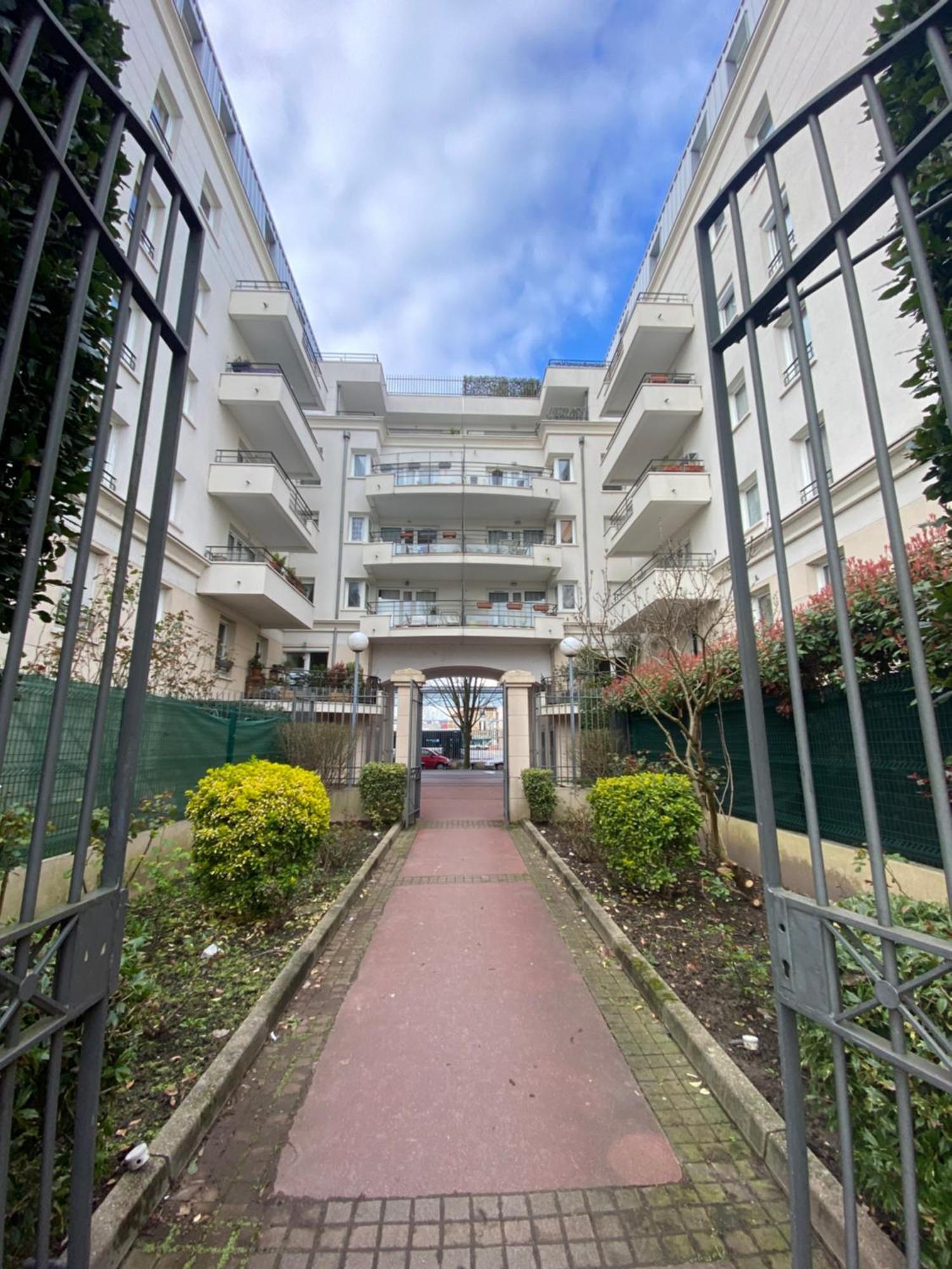 Cozy Riverfront Living, 5-Min Walk To Riverside Train Neuilly-Plaisance Exteriér fotografie