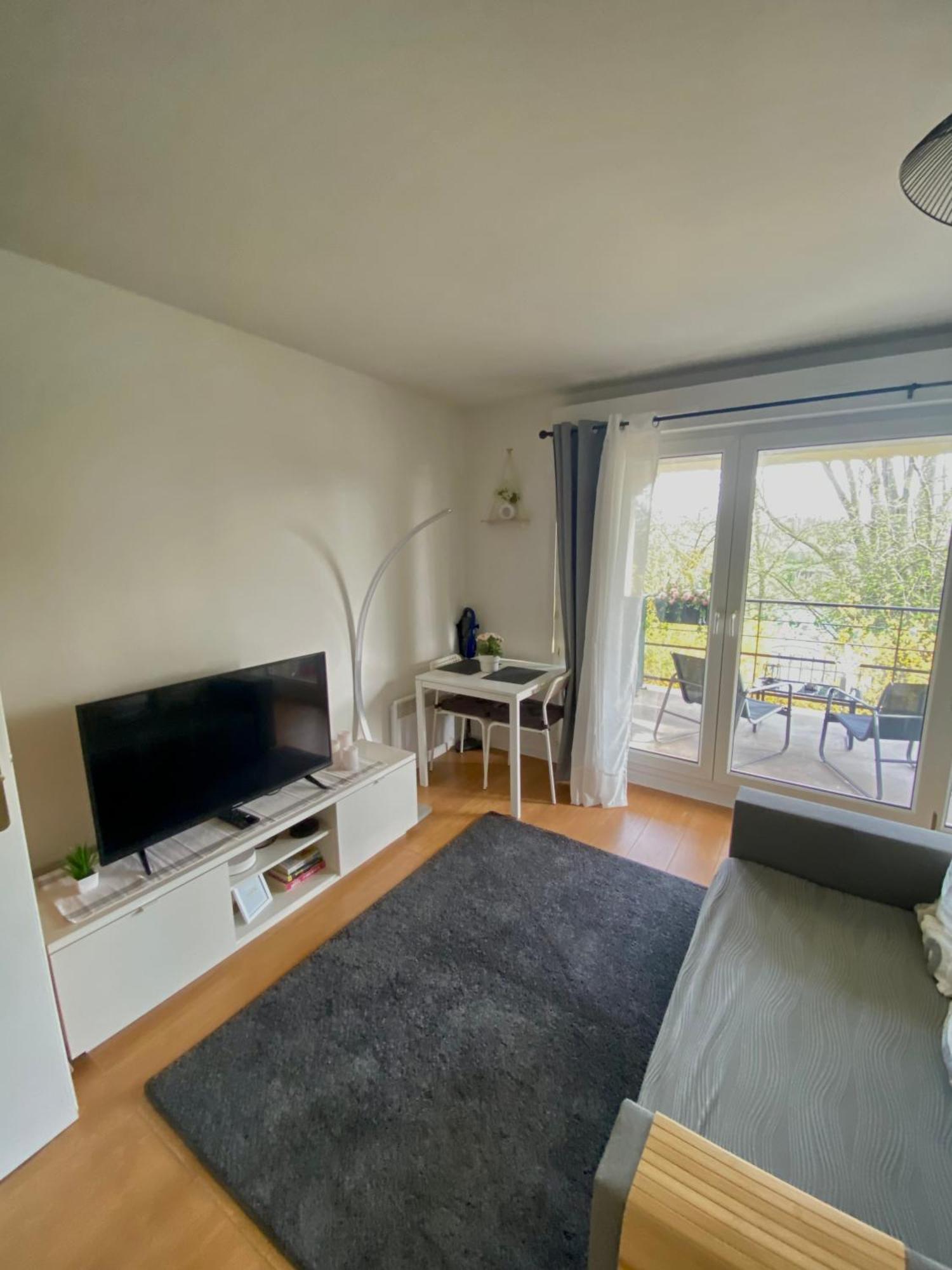 Cozy Riverfront Living, 5-Min Walk To Riverside Train Neuilly-Plaisance Exteriér fotografie