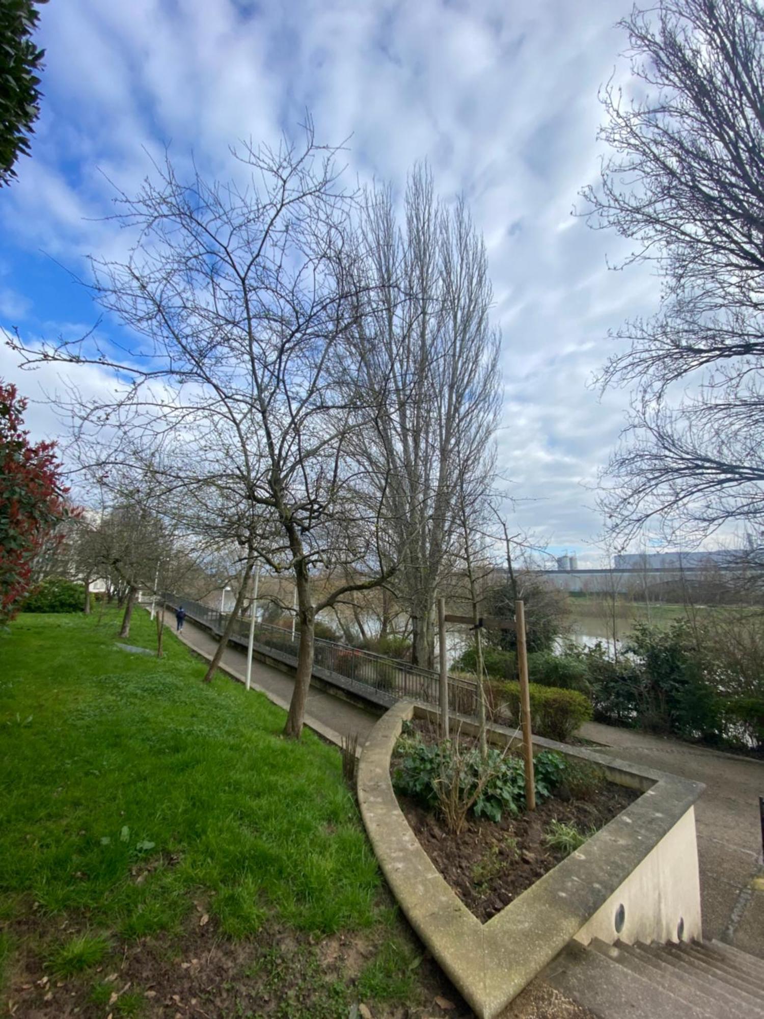 Cozy Riverfront Living, 5-Min Walk To Riverside Train Neuilly-Plaisance Exteriér fotografie